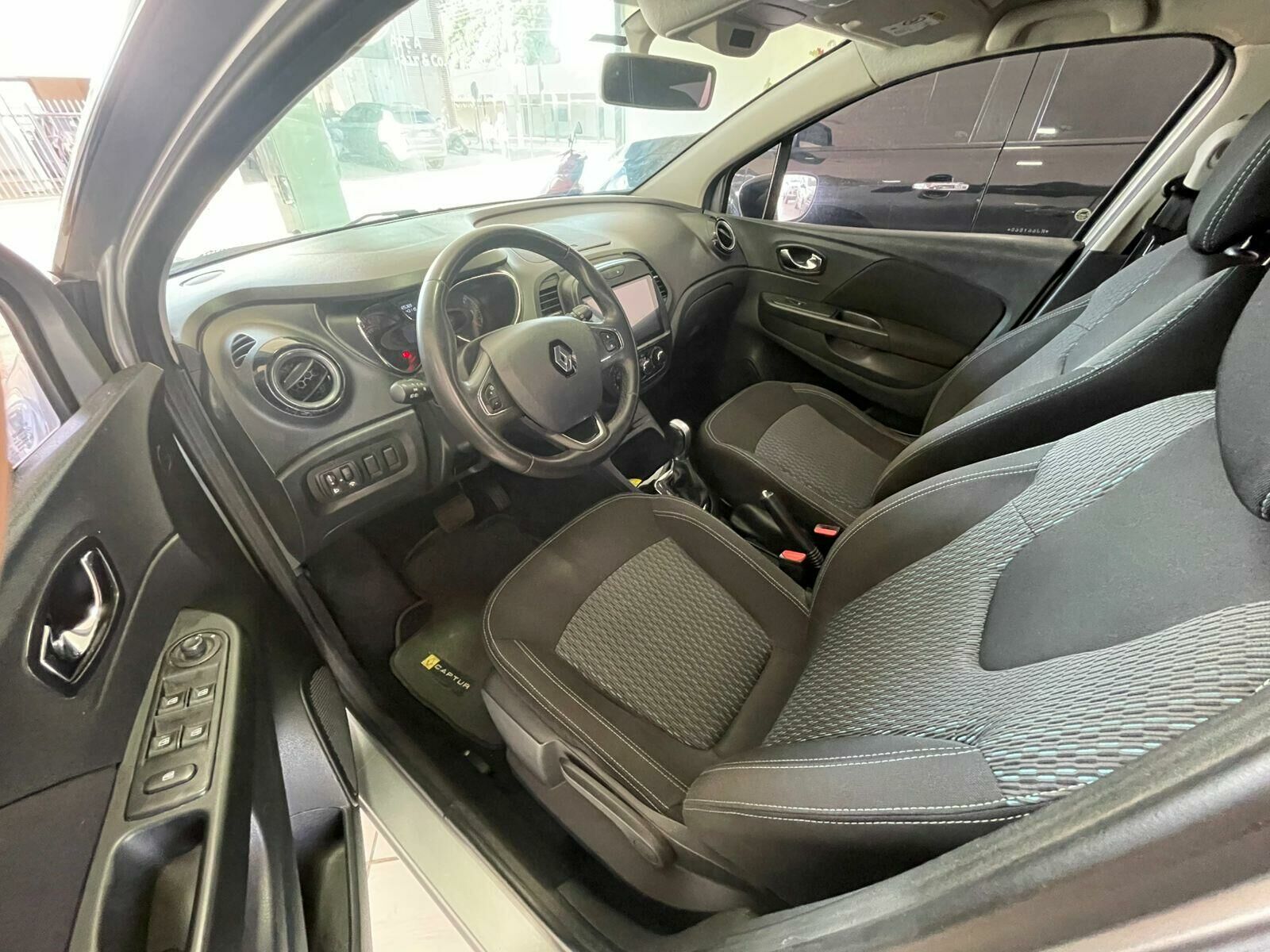 Imagem do veículo  RENAULT CAPTUR LIFE 1.6